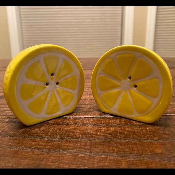 Lemon Slices Salt & Pepper Shaker Set, Lemon Salt & Pepper Shakers, Ceramic - Picture 4 of 14